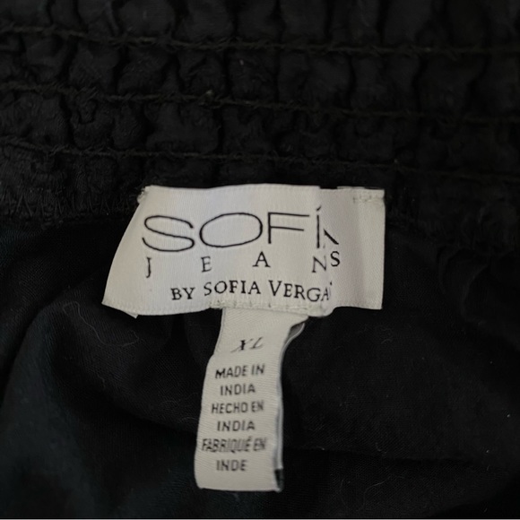 Sofia Jeans Black Cha Cha Over the Shoulder Top in XL - Picture 6 of 6